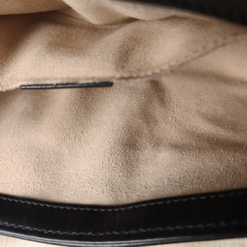 GUCCI Crossbody Bag GG Marmont Small Marmont 22 Black CC alfskin Small 22 × 6 × 13 cm — detail view 1 of 11