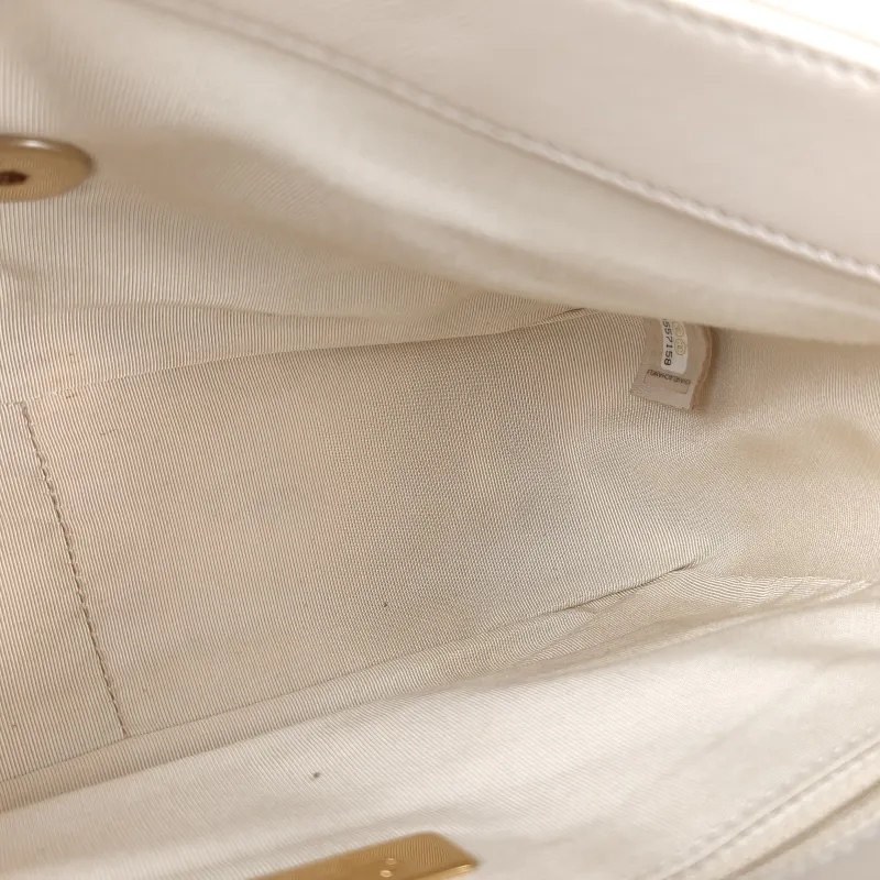 Chanel Crossbody Bag 19Bag Beige Lambskin Small 26 × 9 × 16 cm 30 — detail view 9 of 15