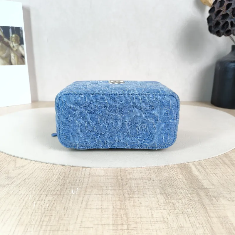 Chanel Crossbody Bag Edition Blue Canvas One Size16 × 8 × 9.5 cm — cover view 3 of 5