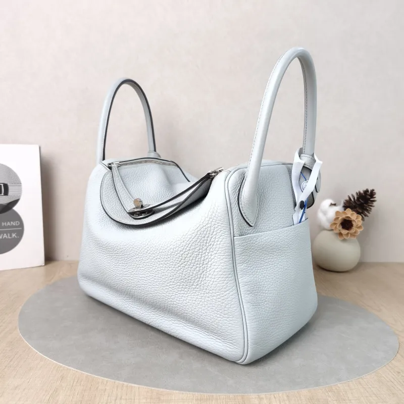 Hermès Crossbody Bag Lindy 30 Taurillon Clemence TC Calfskin One Size30 × 15 × 19 cm — cover view 2 of 6