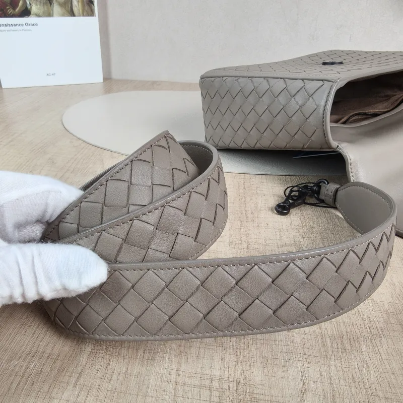 Bottega Veneta Top Handle Bag Woven Top Handle Crossbody Bag Grey Calfskin One Size 23 × 7 × 17 cm — detail view 7 of 13