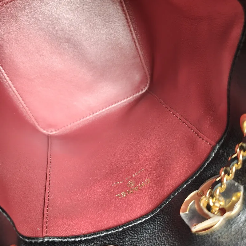 Chanel Shoulder Bag Bucket Bag Black Lambskin One Size 11 × 11 × 17.5 cm — detail view 7 of 10
