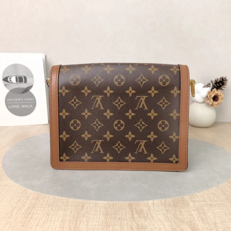Louis Vuitton Crossbody Bag Dauphine Monogram PVC Medium25 × 10.5 × 17 cm — cover view 2 of 5