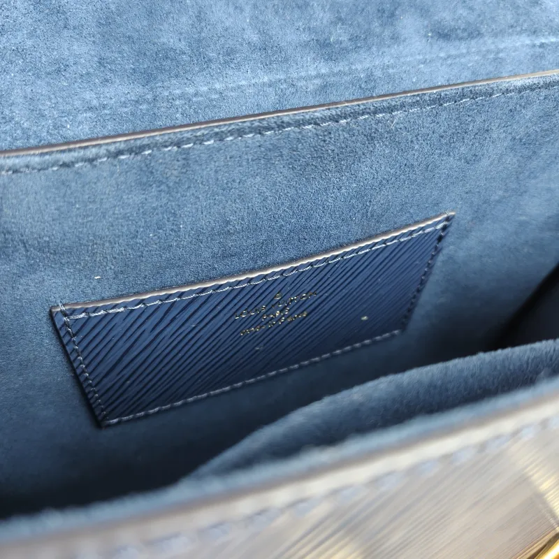 Louis Vuitton Crossbody Bag Twist Blue Epi Embossed Calfskin Medium23 × 9.5 × 17 cm — detail view 11 of 11