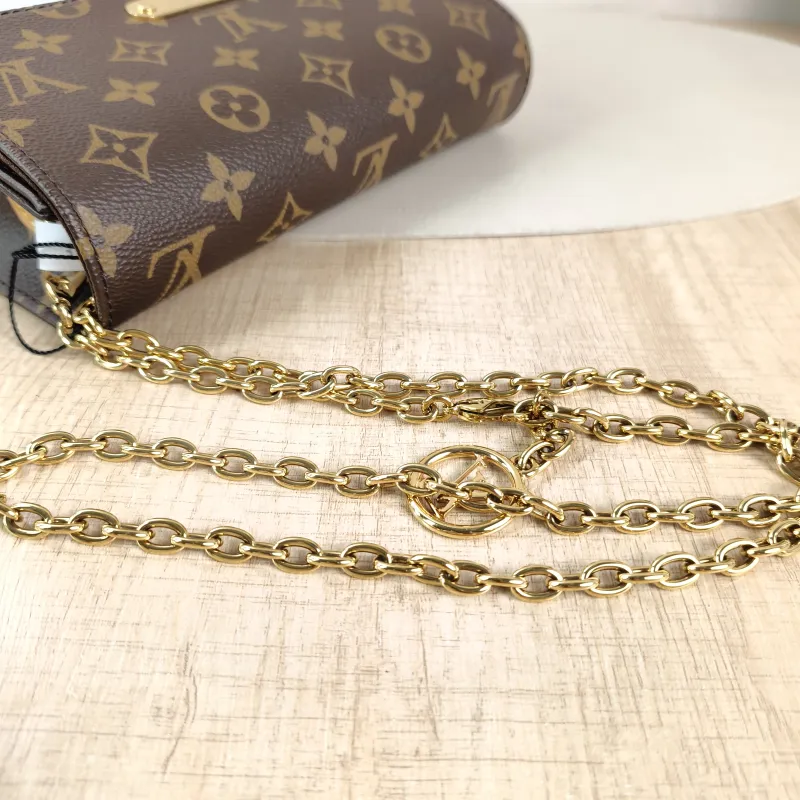 Louis Vuitton Crossbody Bag LILY Chain Bagwoc Monogram PVC 21 × 3.5 × 10.5 cm — detail view 13 of 13