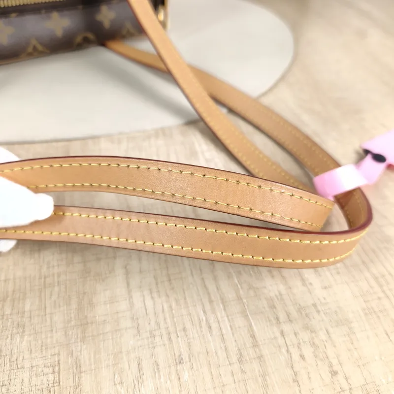 Louis Vuitton Shoulder Bag cite Monogram PVC One Size 26 × 11 × 16 cm — detail view 2 of 12