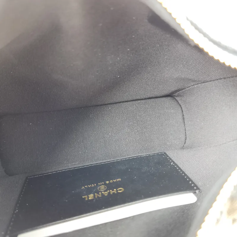 Chanel Crossbody Bag Crossbody Bag Black Calfskin One Size 21.5 × 7.5 × 19 cm — detail view 11 of 15