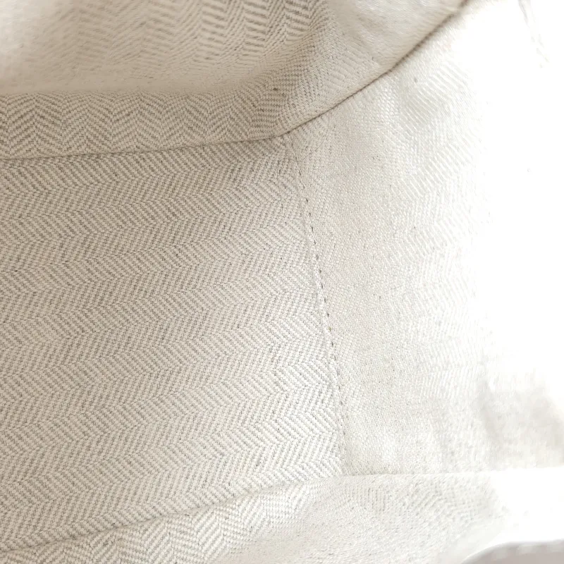 LOEWE Crossbody Bag Hammock Calfskinmini17 × 11 × 19.5 cm — detail view 2 of 12