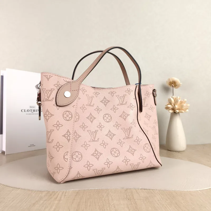Louis Vuitton Shoulder Bag Hina Pink Calfskin Small 23 × 13 × 21 cm — cover view 2 of 6