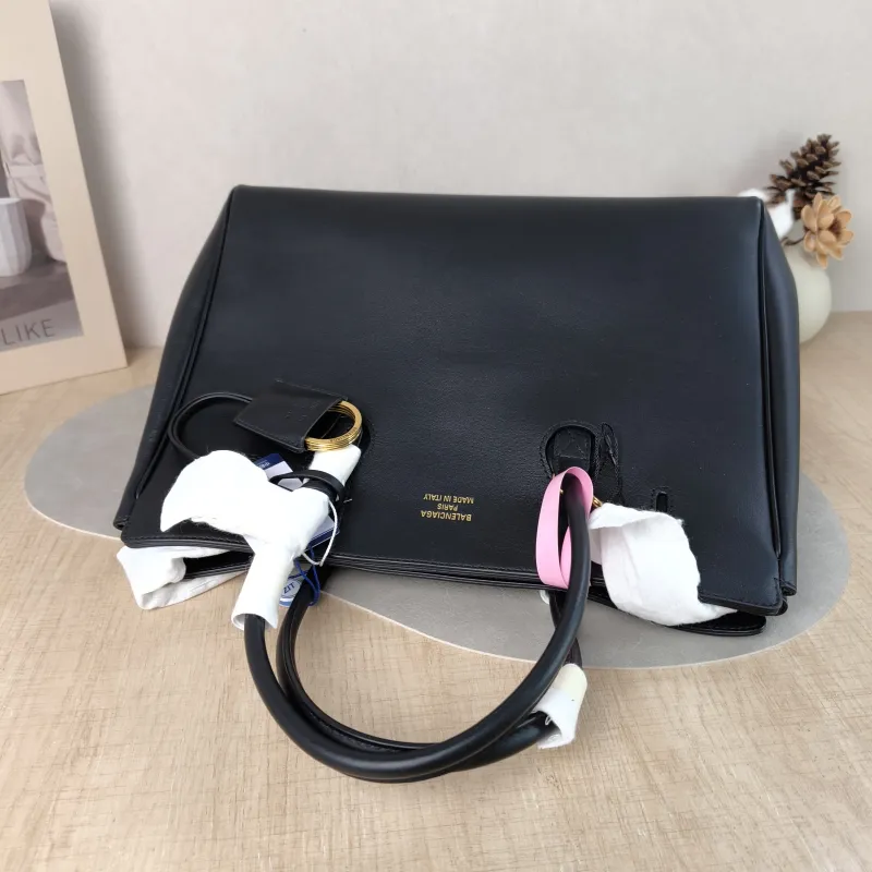 BALENCIAGA Top Handle Bag Hampton Carry All Tote Bag Black Calfskin Small 32 × 16 × 25 cm — detail view 8 of 13