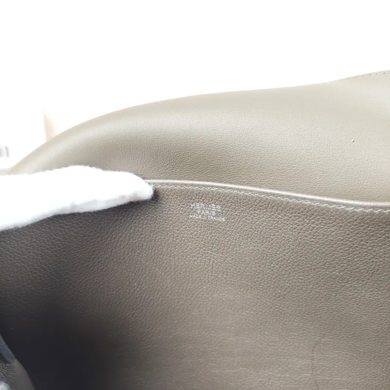 Hermès Shoulder Bag Halzan 25 C6 Green Evercolor Calfskin Small 25 × 8 × 17 cm Y — detail view 2 of 14