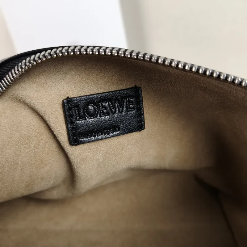 LOEWE Shoulder Bag Cala Woven Black White Lambskin Mini 26 × 10 × 13 cm — detail view 3 of 11