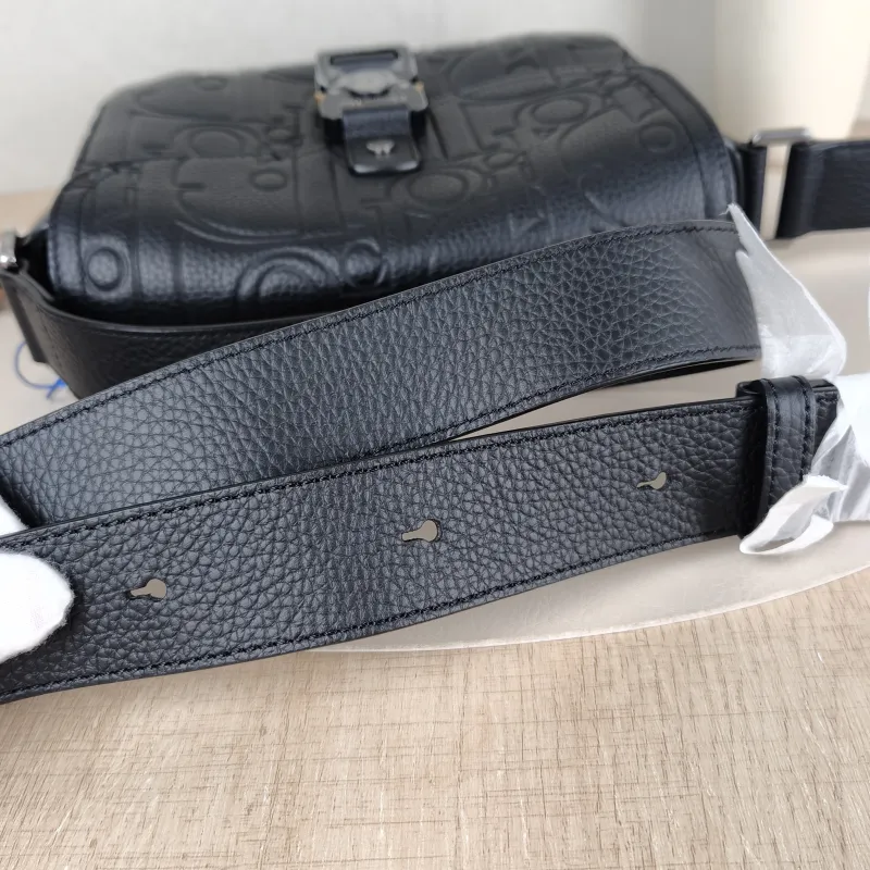 DIOR Crossbody Bag Black Calfskin Small 23 × 6 × 17.5 cm — detail view 2 of 12