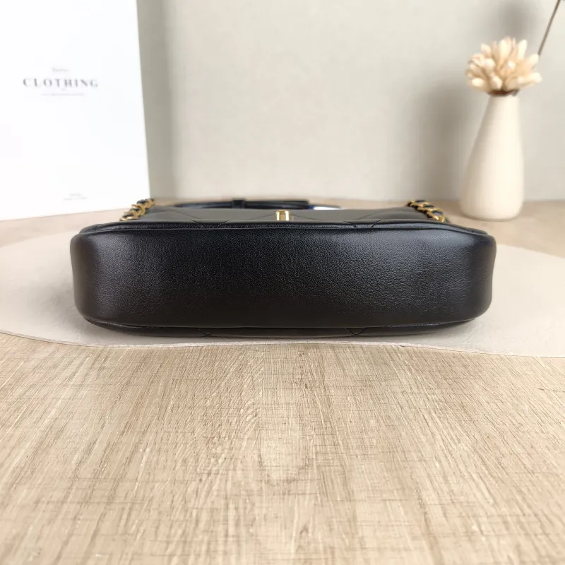 Chanel Crossbody Bag Crossbody Bag Black with Gold-Tone Hardware Lambskin One Size 24 × 6 × 15 cm — cover view 5 of 5