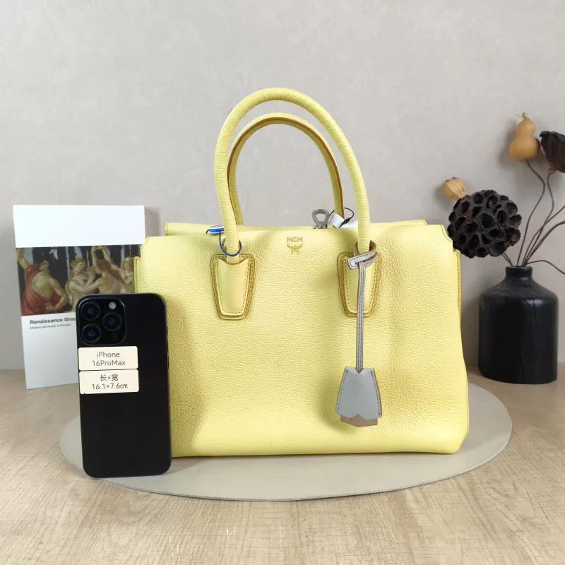 MCM Shoulder Bag Tote Bag Yellow One Size30 × 14 × 21 cm — cover view 3 of 5