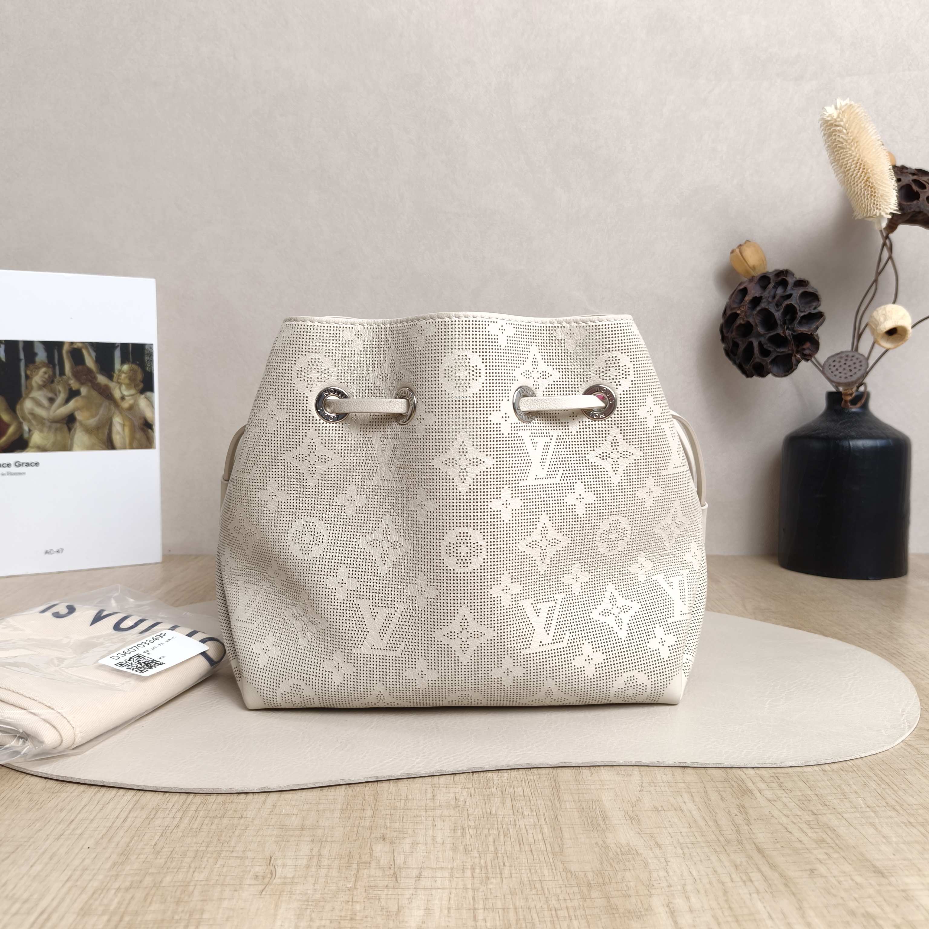Louis Vuitton Crossbody Bag BELLA Grey Calfskin 22 × 14 × 19 cm — cover view 6 of 6