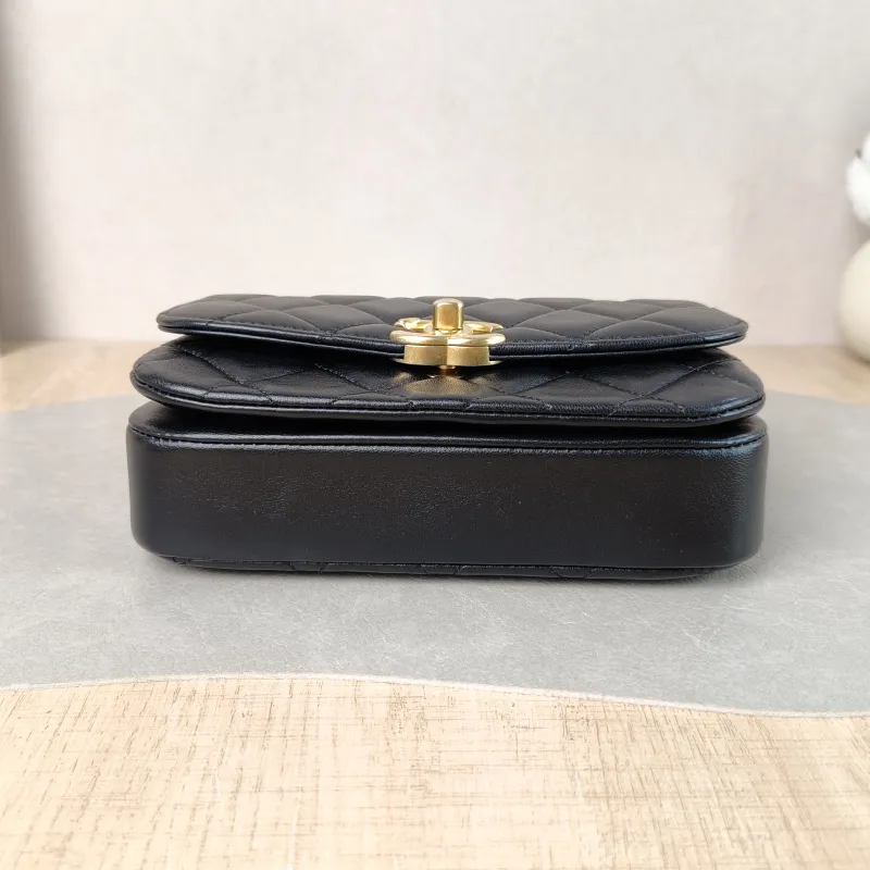 Chanel Crossbody Bag 24s Black Lambskin One Size 18 × 6 × 13 cm — cover view 5 of 6
