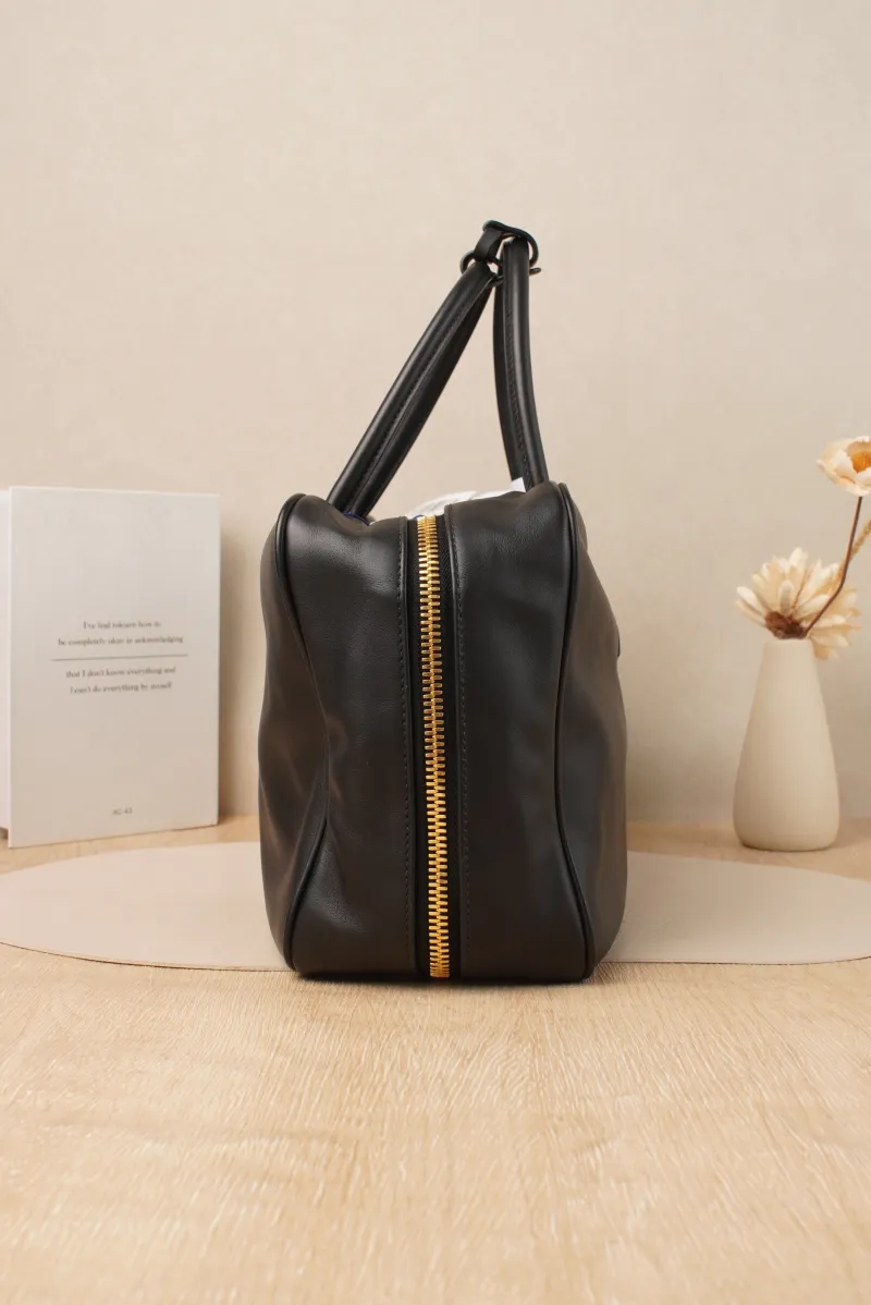 Miumiu Beau Bowling Bag Large Black Calfskin · 34 × 10 × 23 cm — detail view 4 of 16