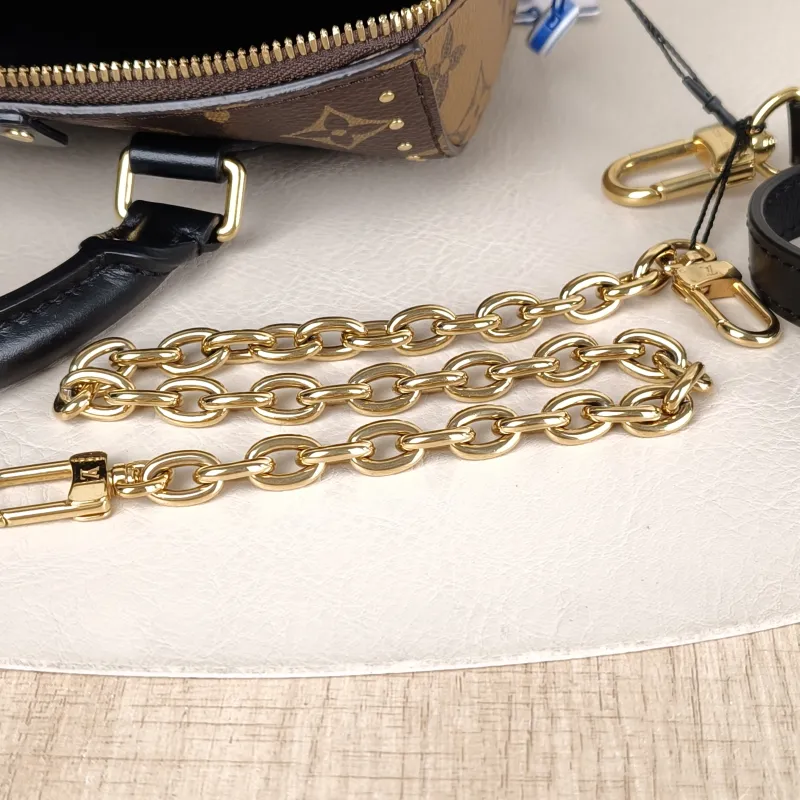 Louis Vuitton Crossbody Bag Speedy Trunk 20 Monogram PVC Small 20.5 × 11 × 13.5 cm — detail view 15 of 15