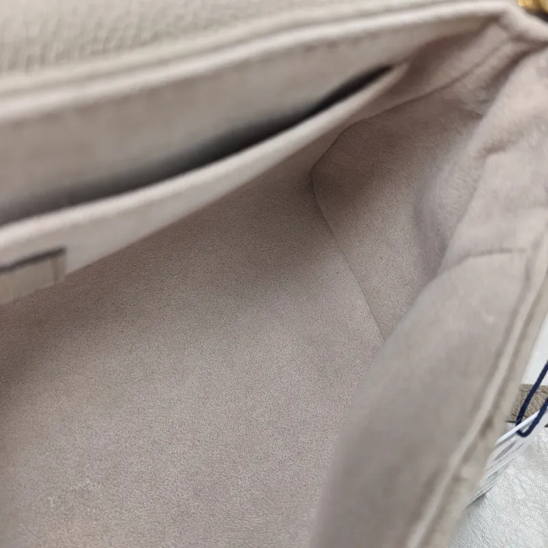 Louis Vuitton Crossbody Bag Favorite Empreinte Embossed Calfskin Monogram Medium24 × 9 × 14 cm — detail view 10 of 18