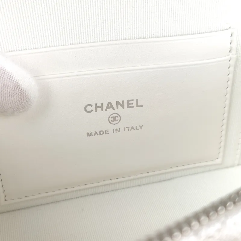 Chanel Crossbody Bag26s lp Box Bag Top Handle Crossbody Bag White Calfskin One Size 19.5 × 5 × 17 cm — detail view 14 of 15