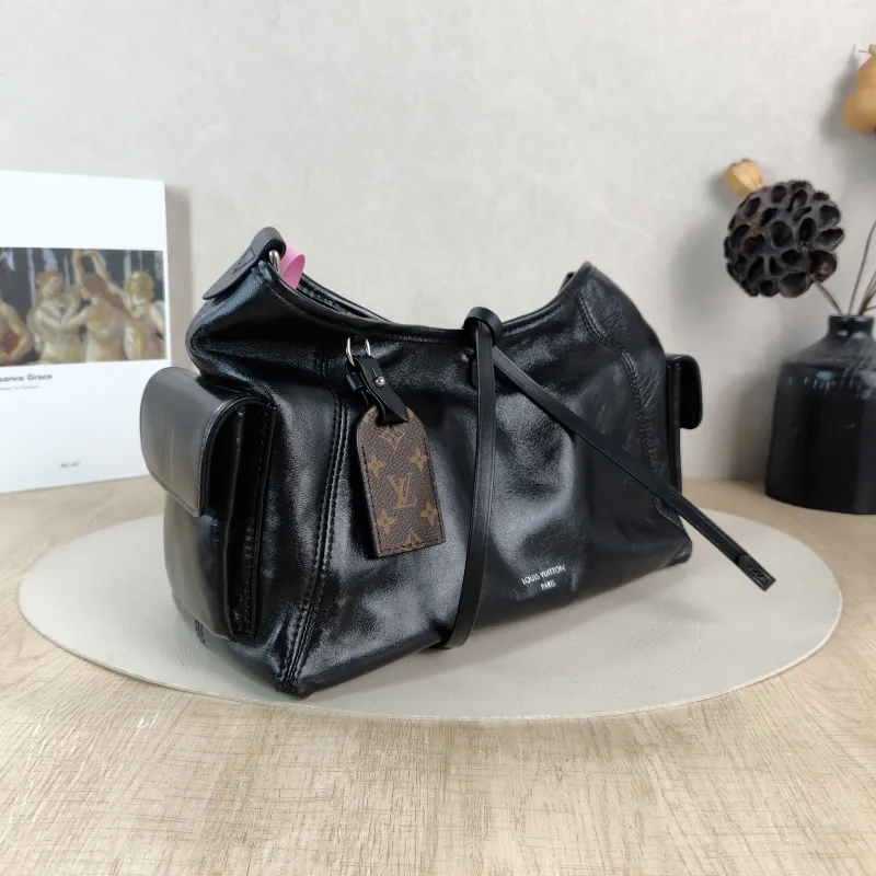 Louis Vuitton Crossbody Bag Carryall Cargo Vibe Black SL ambskin Small 33.5 × 15 × 23 cm — cover view 2 of 5