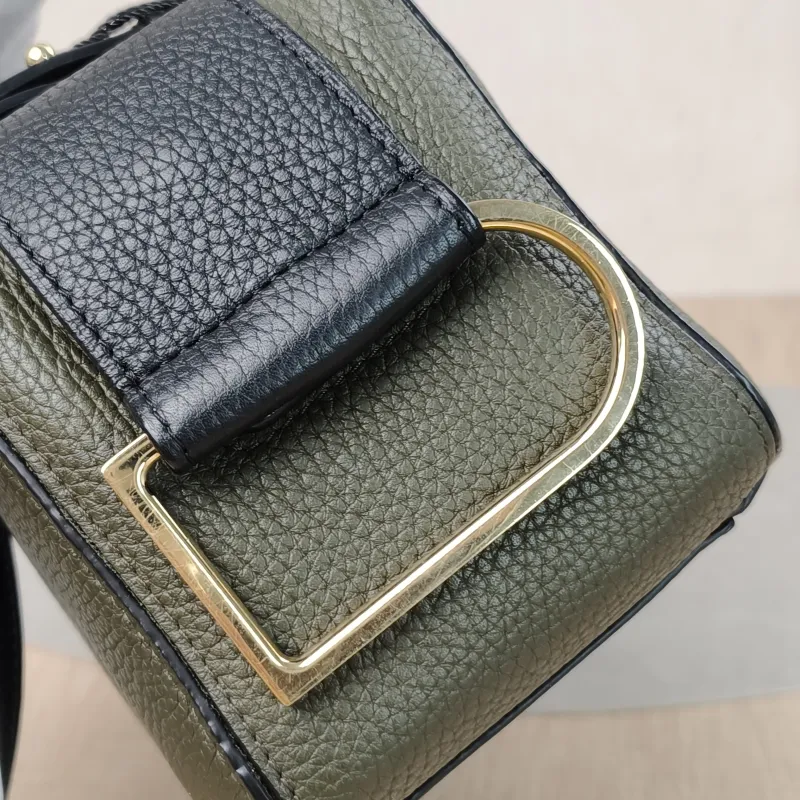 DELVAUX Top Handle Bag Cool Box Box Shoulder Bag Colorblock Calfskinmini21 × 11 × 13 cm — detail view 16 of 17