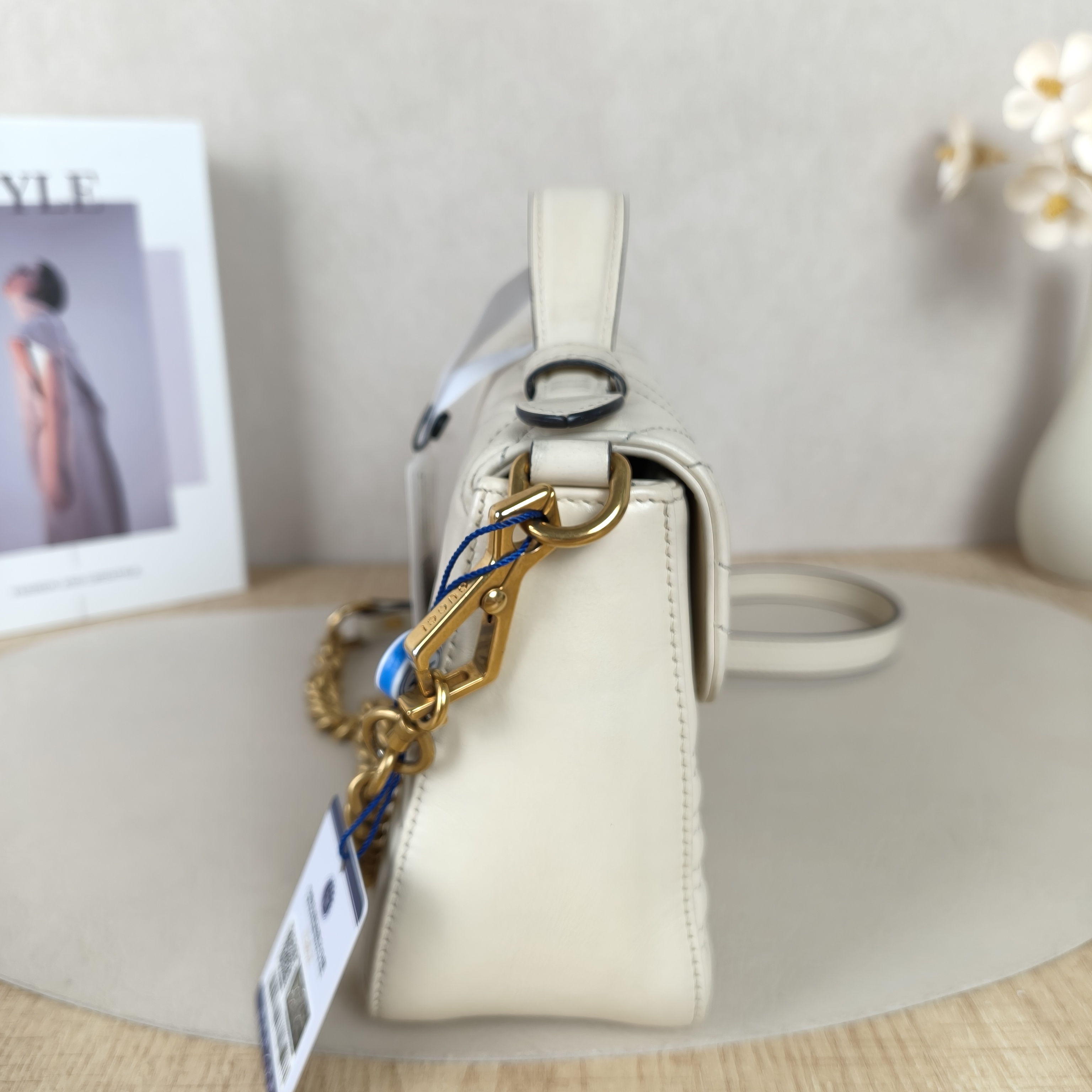 GUCCI GG Marmont Marmont mini White Calfskin · 21 × 8 × 15.5 cm — cover view 3 of 8