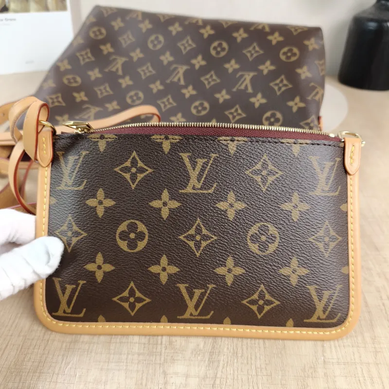 Louis Vuitton Crossbody Bag Carryall Monogram PVC Small29 × 12 × 24 cm — detail view 5 of 11