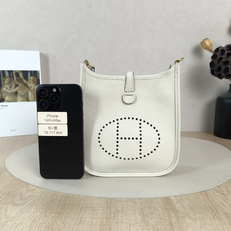 Hermès Crossbody Bag Evelyne Mini 16 Mini 1610Craie TC Calfskinmini17 × 5.5 × 18 cm — cover view 3 of 6