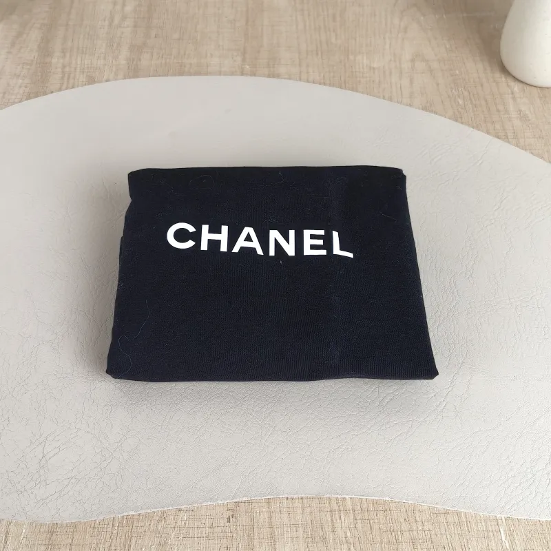 Chanel Crossbody Bag 31Bag Patent Leather Mini 23 × 5.5 × 22 cm — detail view 1 of 12