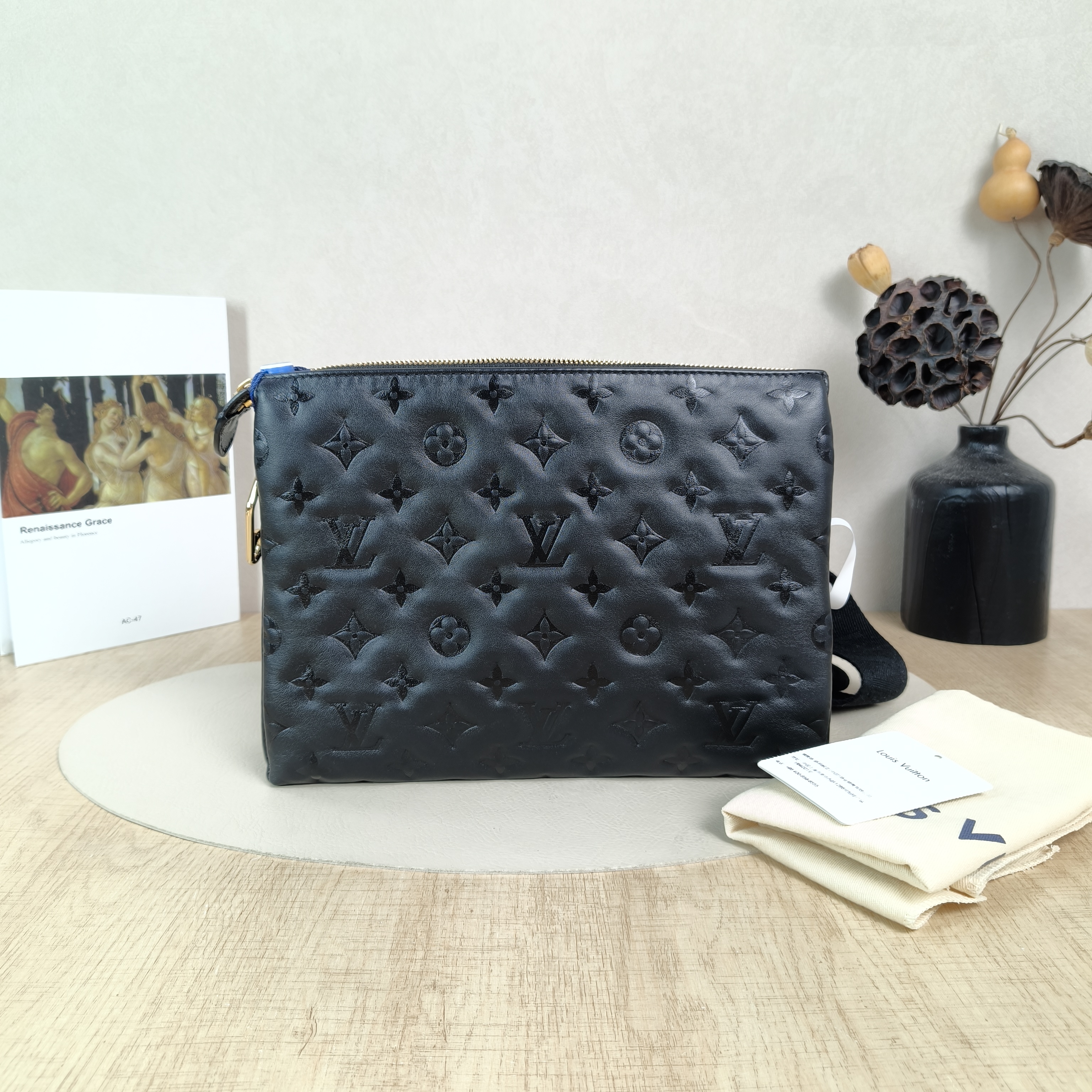 Louis Vuitton Crossbody Bag Coussin Black Lambskin Small26 × 12 × 20 cm — cover view 4 of 6