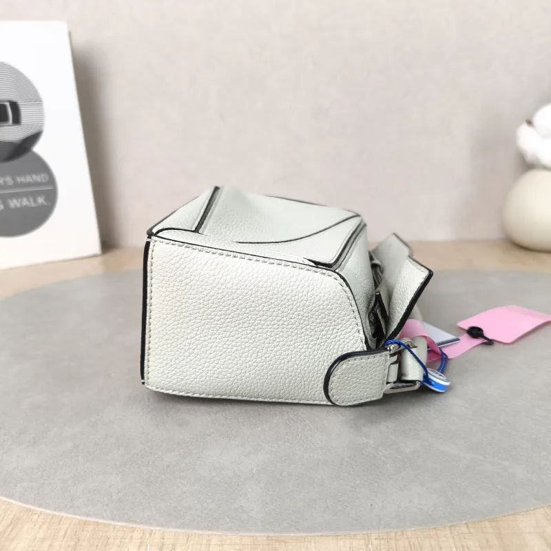 LOEWE Crossbody Bag Puzzle Green Calfskin Mini 18 × 8 × 12.5 cm — detail view 7 of 13