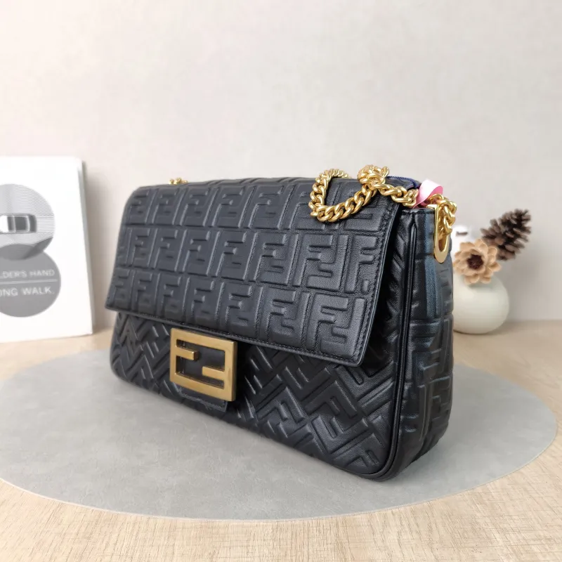 FENDI Crossbody Bag Baguette Baguette Bag Black Lambskin Large31 × 9 × 18 cm — cover view 3 of 5