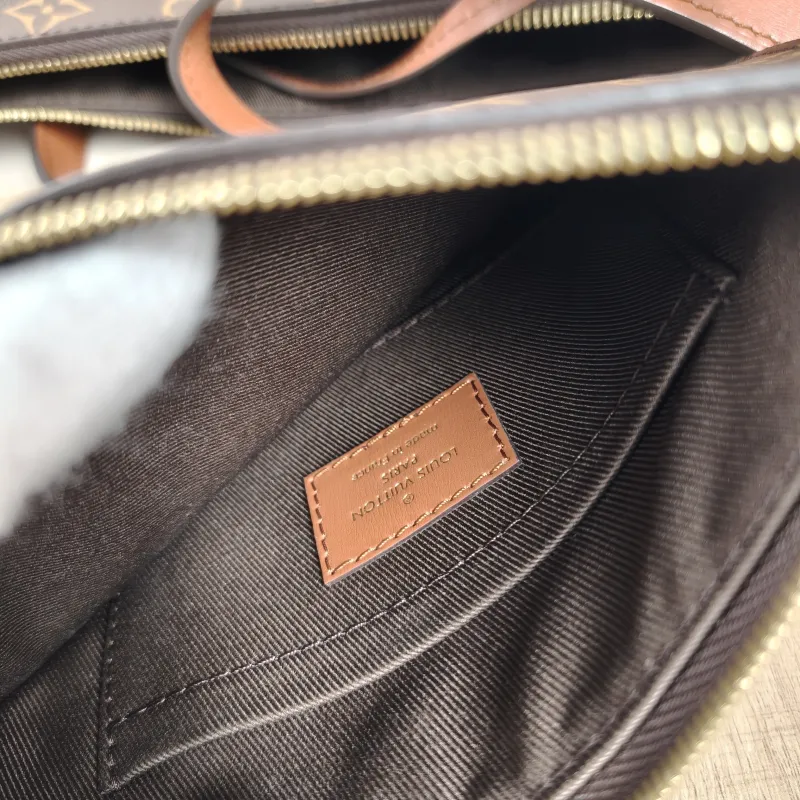 Louis Vuitton Crossbody Bag Loop Hobo Monogram PVC38 × 10 × 26 cm — detail view 3 of 14
