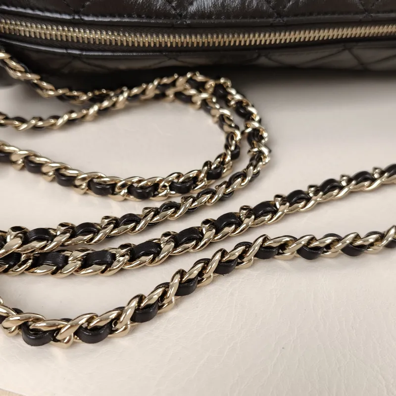Chanel Crossbody Bag24k Camera Bag Lambskin One Size24 × 17 × 18 cm — detail view 8 of 12