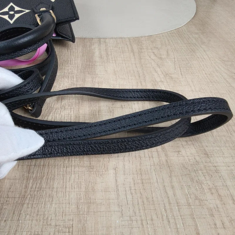Louis Vuitton Crossbody Bag PETIT SAC PLAT Mini Calfskin Mini 14 × 5 × 17 cm — detail view 2 of 10
