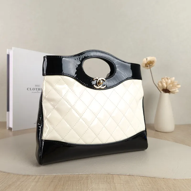 Chanel Crossbody Bag 31Bag Patent Leather Mini 23 × 5.5 × 22 cm — cover view 2 of 5
