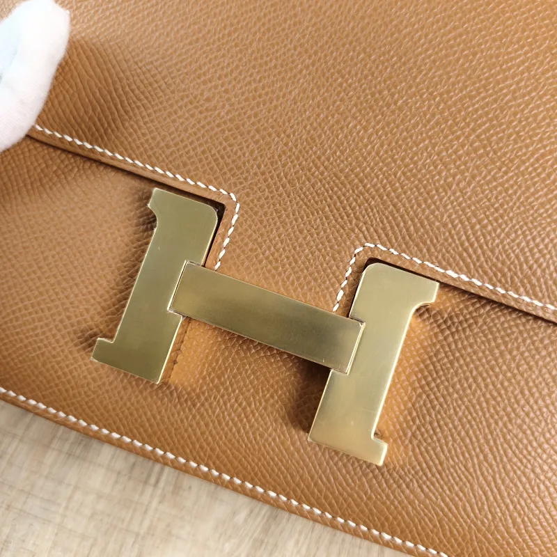 Hermès Crossbody Bag Constance 19 Gold-Tone Hardware Epsom Calfskinmini18 × 4 × 15 cm — detail view 4 of 12