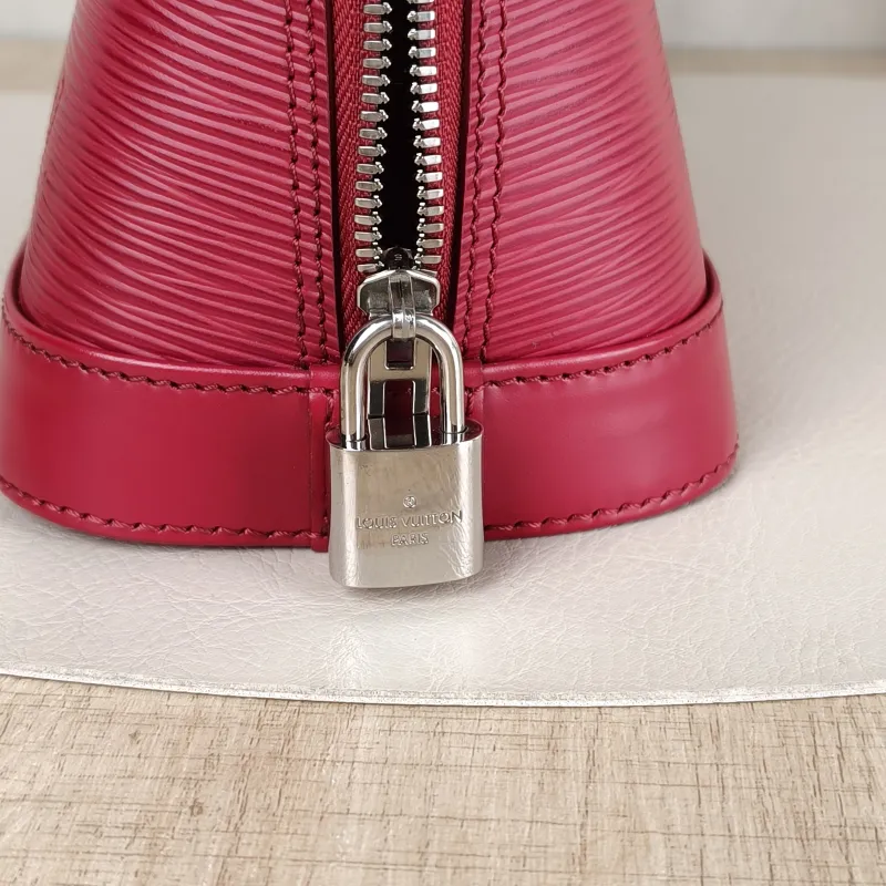 Louis Vuitton Crossbody Bag Alma BB Red Epi Embossed Calfskin BB23.5 × 11.5 × 17.5 cm — detail view 1 of 12