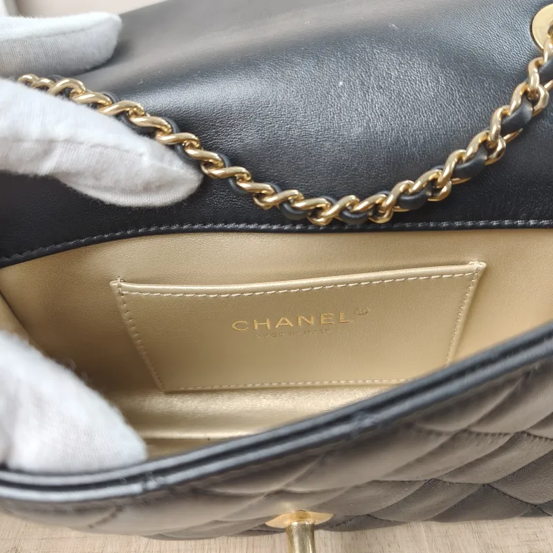 Chanel Crossbody Bag24b Crossbody Bag Black Lambskinmini18 × 6 × 11 cm — detail view 5 of 15