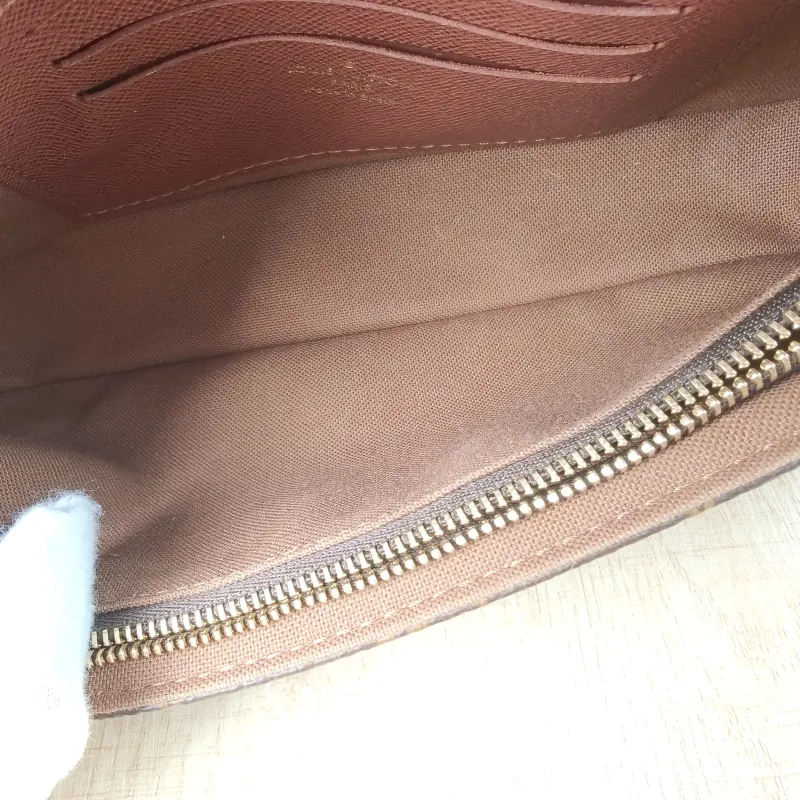 Louis Vuitton Crossbody Bag IVY Monogram PVC Small23.5 × 4.3 × 12 cm — detail view 10 of 12