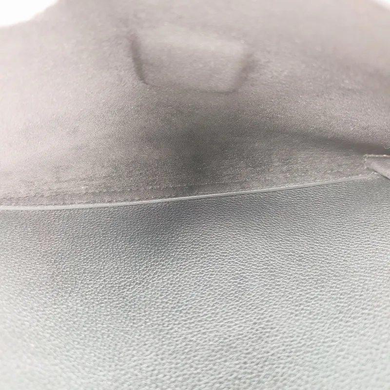 Louis Vuitton Crossbody Bag My Lockme Messenger Bag Black Calfskin Medium28 × 11 × 20 cm — detail view 13 of 15