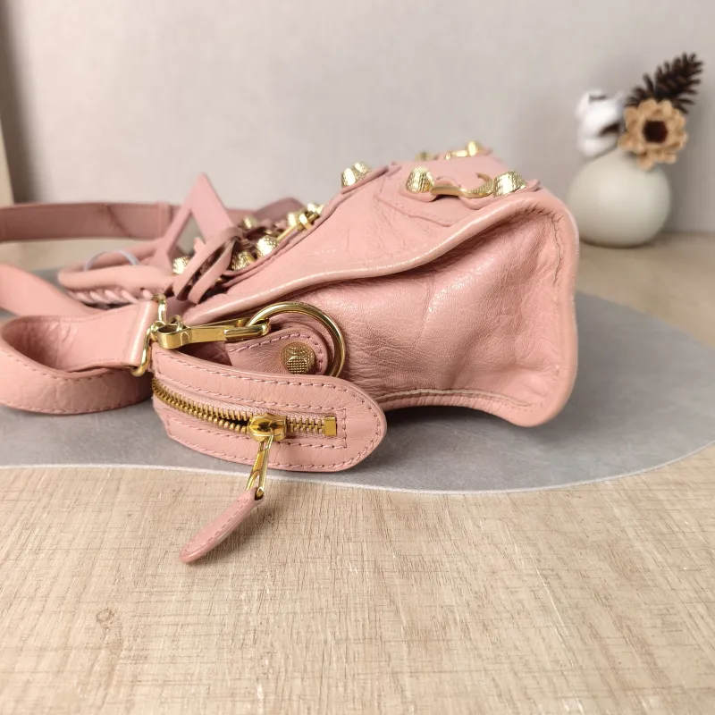 BALENCIAGA Crossbody Bag neo cagole Pink Lambskin Small 24 × 5 × 15 cm — detail view 5 of 12