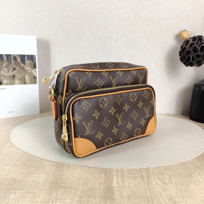 Louis Vuitton Crossbody Bag Nil Messenger Bag Monogram PVC One Size 25 × 11 × 17.5 cm — cover view 6 of 6