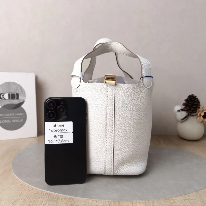 Hermès Top Handle Bag Picotin Lock 18 18M4 Grey Taurillon Clemence TC Calfskin Small18 × 13 × 18 cm — cover view 3 of 6