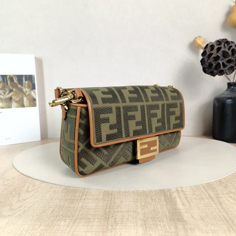 FENDI Crossbody Bag Baguette Baguette Bag Green Canvas Medium27 × 6 × 15 cm — cover view 2 of 6