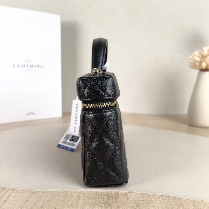 Chanel Crossbody Bag lp Box Bag Top Handle Crossbody Bag Black Grained Calfskin 19.5 × 5 × 12 cm — detail view 3 of 11
