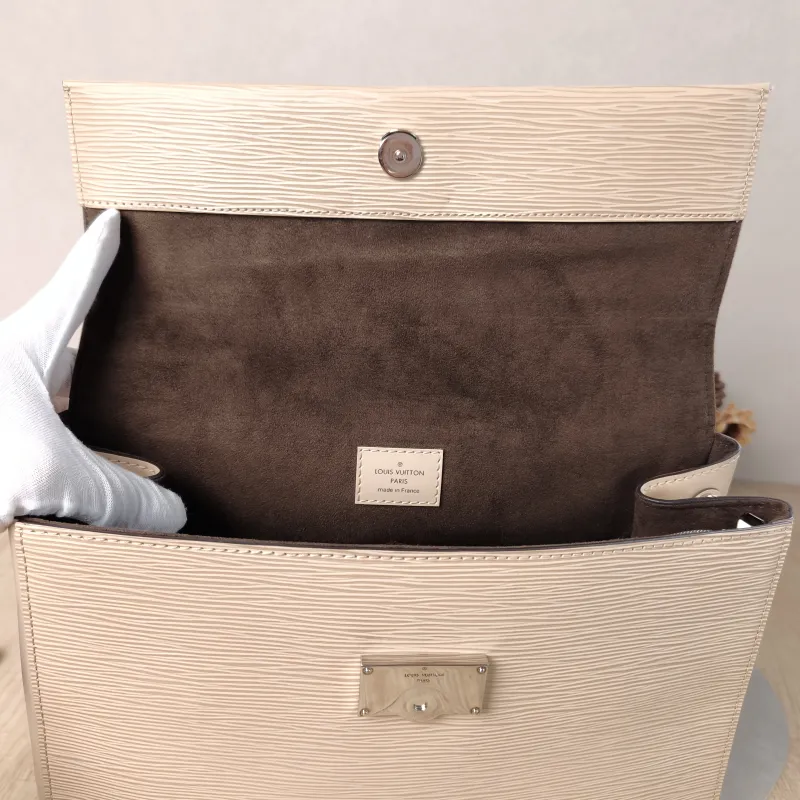 Louis Vuitton Shoulder Bag CLUNY Beige PVC Medium32 × 12 × 22.5 cm — detail view 12 of 16