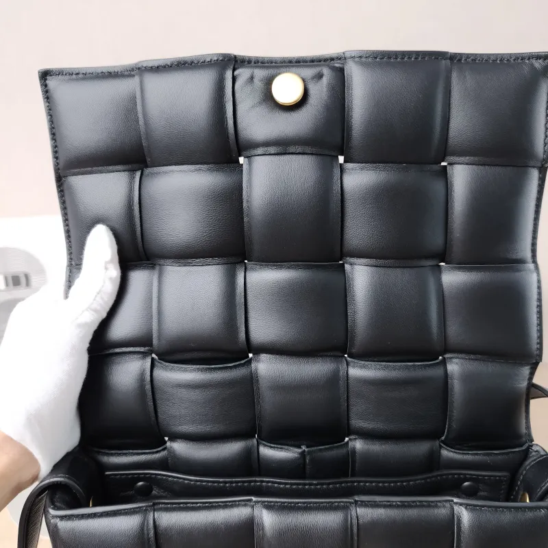 Bottega Veneta Crossbody Bag Padded Cassette Woven Black Lambskin Medium 26 × 8 × 18 cm — detail view 10 of 12
